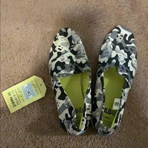 Size 8 Panda Toms